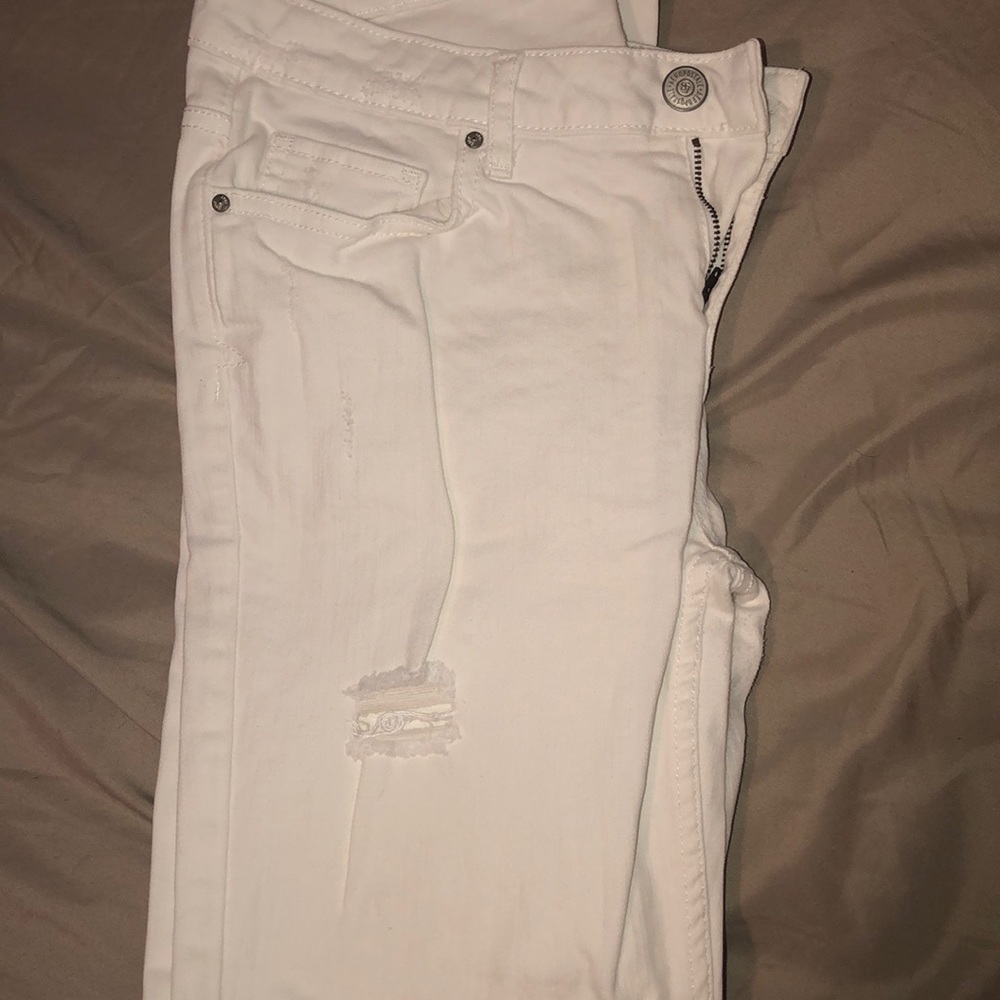 Aēropostale white ripped jeans